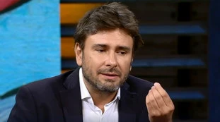 Apostolico, Di Battista insulta Salvini: "Ridicolo, cialtrone"