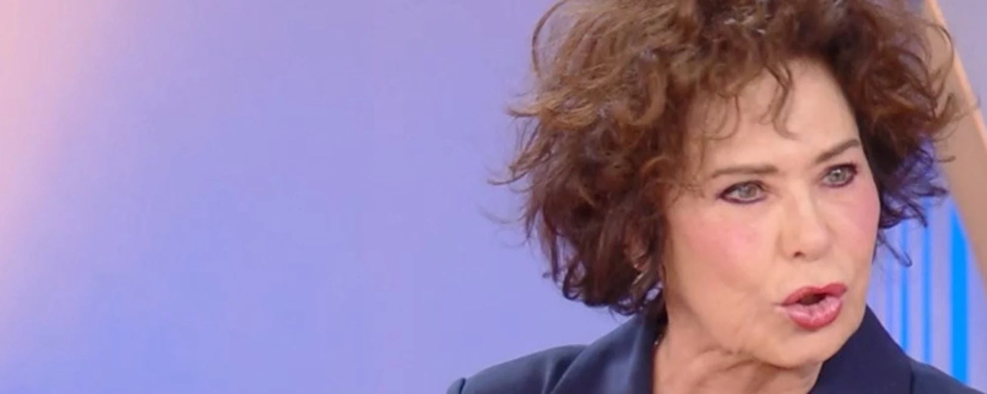 Paparazzi, Corinne Clery spiana l'ex fidanzato