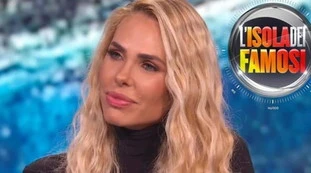 Isola dei Famosi, Ilary Blasi rompe il silenzio: "Solo gli stupidi non cambiano idea". In Honduras finirà in disgrazia?