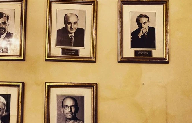 Matteo Renzi umiliato a Palazzo Chigi: cosa c'è al posto della sua foto sul muro dei premier