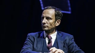 Massimiliano Fedriga accusa: "Gli sciacalli del virus, speculano su chi rifiuta il vaccino. La paura rende..."