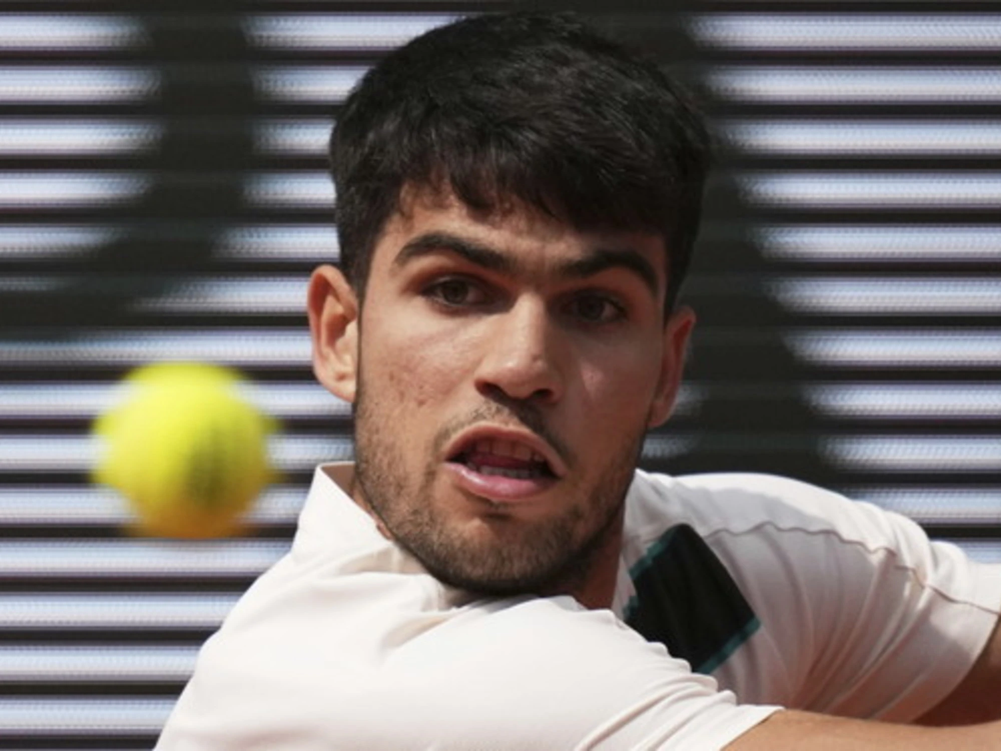 Carlos Alcaraz, inizia l'attacco totale a Jannik Sinner