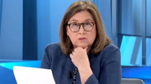 Mezz'ora in più, Annunziata oltre il ridicolo: "Suo padre partigiano e lei al governo"