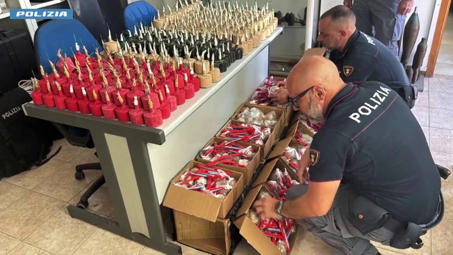 Sequestrati a Catania 1500 ordigni esplosivi spediti tramite corriere