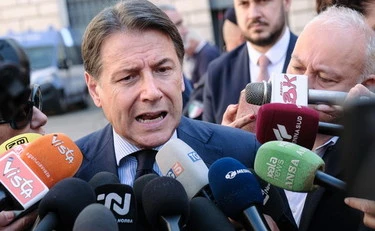 Giuseppe Conte sfregia la giornata della Memoria: il gesto in Senato