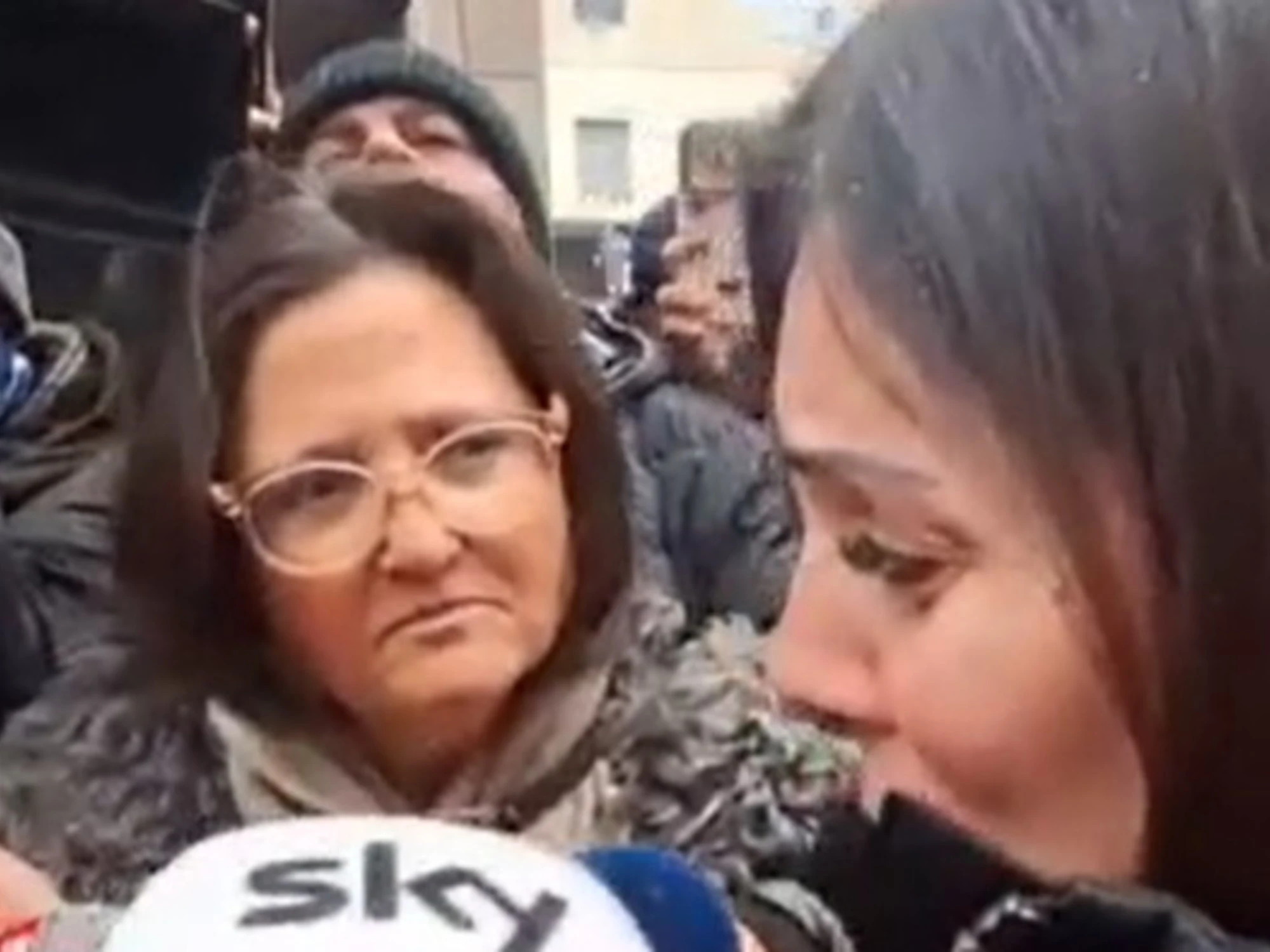 Crans-Montana, queste parole e le lacrime dopo l'arresto del marito: il crollo di Jessica Moretti