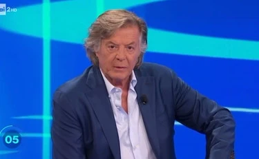 https://media.liberoquotidiano.it/NBpBd0GvG9iwnVEwdaarjKpcpi5-UpRNHV-uKxTxjgQ/width:800/quality:90/aW1hZ2VzLzIwMjUvMTAvMTMvMTMyNTQ4NzgwLWQ5YjFmNzc2LWQ2Y2UtNDcwMi04NmYxLTAzNWY3ZGY2NjEyOC5qcGc.webp