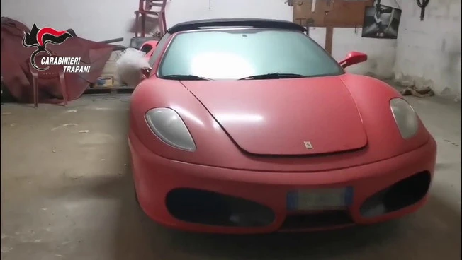 Trapani, arresti e sequestri per riciclaggio, droga e corruzione