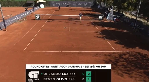Tennis, Renzo Olivo sfonda a calci la sedia dell'arbitro: cacciato dal torneo