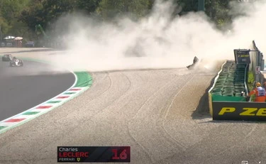 Gp Italia, clamoroso a Monza: Charles Leclerc contro il muro al terzo giro