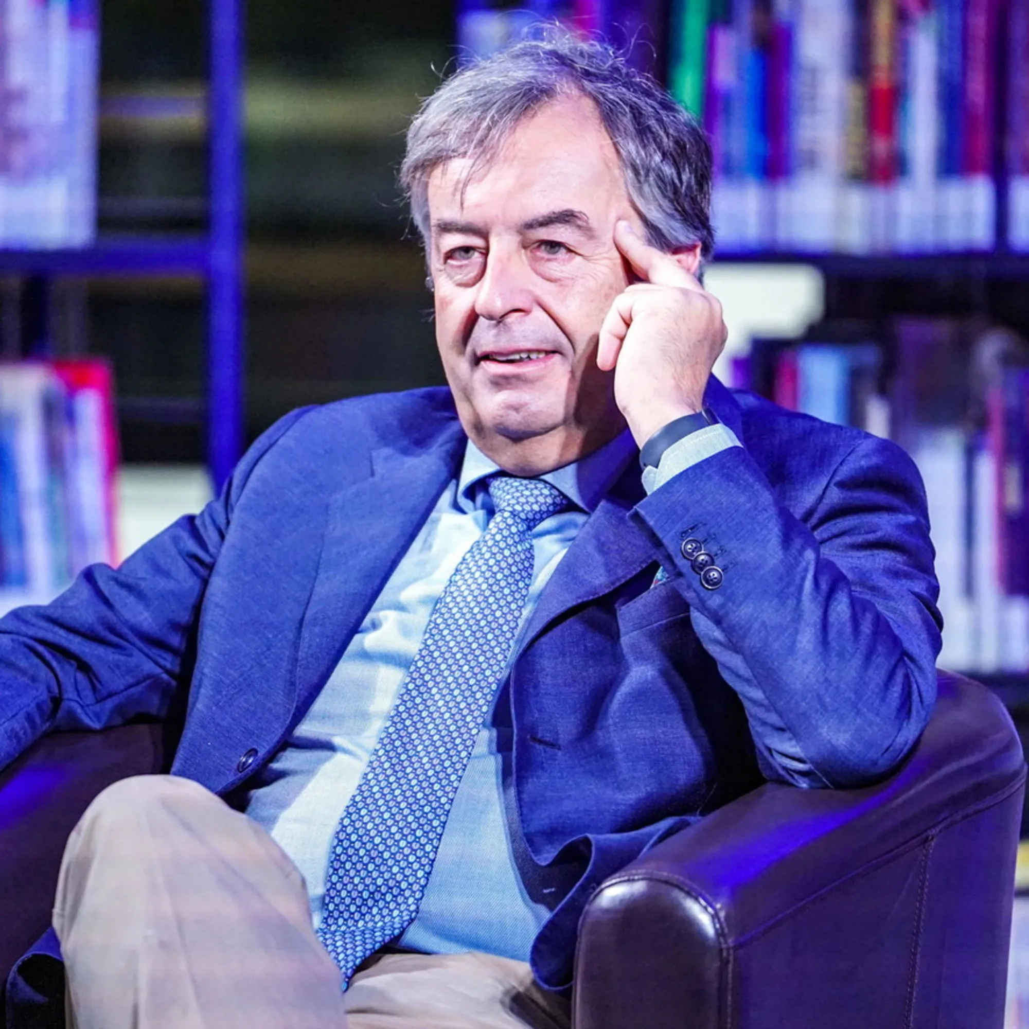 Burioni permaloso: si cancella dai social