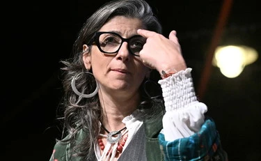 Francesca Albanese, il sondaggio fotografa il suo declino? Lei impazzisce: "Pagliacciata"