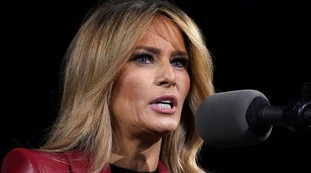 Melania Trump, "lo ha già fatto". Non solo soldi, indiscrezione pesantissima: con Donald finisce malissimo?