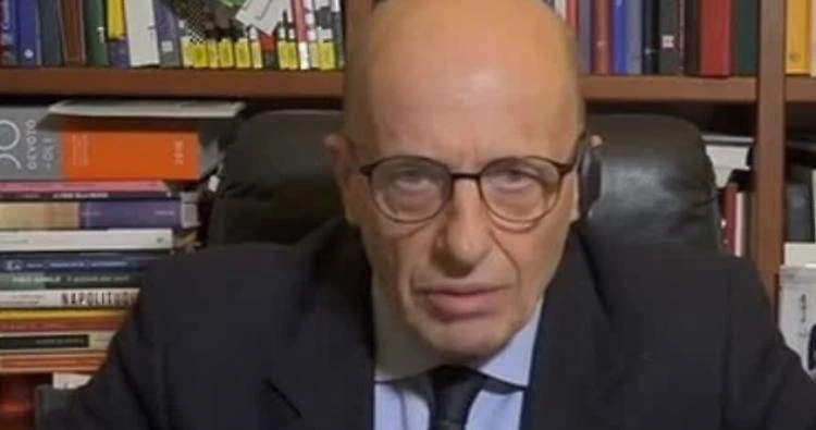 Alessandro Sallusti a DiMartedì striglia il Pd: "È la sinistra a tener vivo Salvini, non la sua bravura"