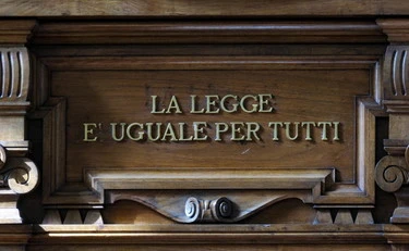 Torino, l'immigrato non ha un nome? Il giudice lo ribattezza: "Sconosciuto Sconosciuto"