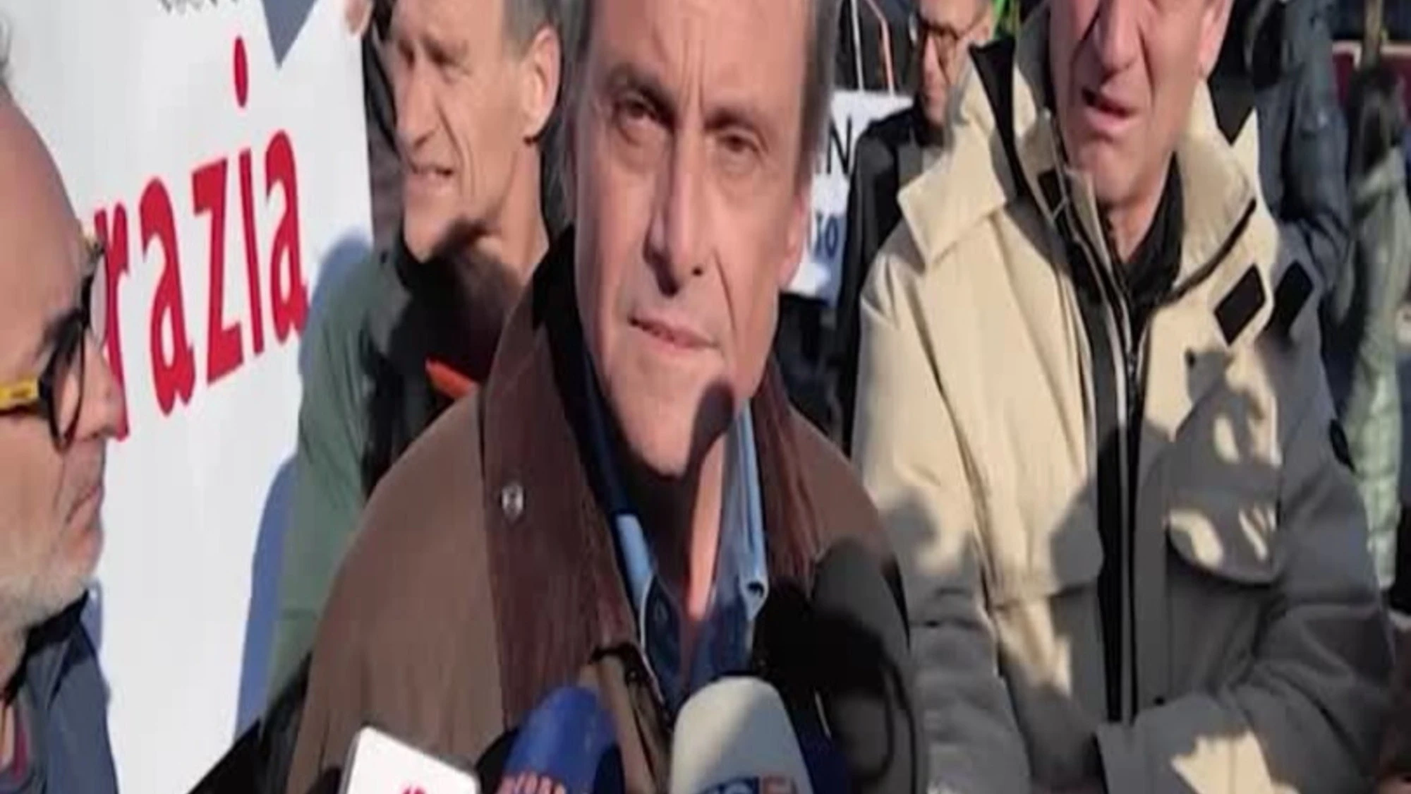 Iran, Calenda in piazza: "Schlein ha scelto un'altra manifestazione non so perché"