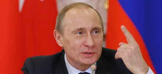 Vladimir Putin fa ritirare dalle scuole tutti i libri di testo, tranne quelli del suo amico