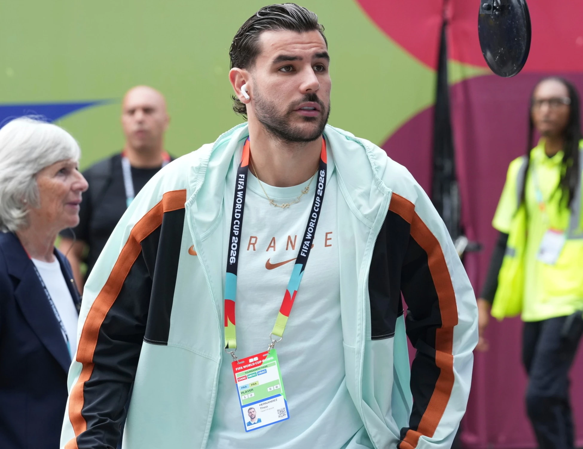 Theo Hernandez e Milan, un clamoroso riavvicinamento: occhio a questa foto