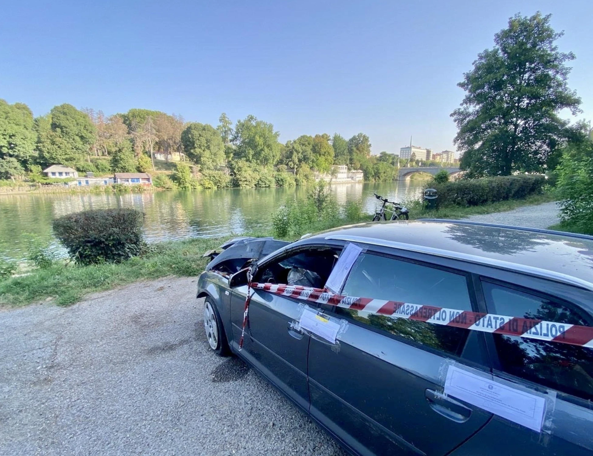Auto nel Po a Torino e caccia all'uomo: chi c'era alla guida, tutto torna