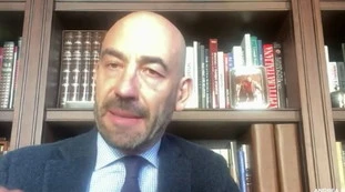 Matteo Bassetti e l'impennata di contagi in Gran Bretagna: "Aumento tra la prima dose e il richiamo"
