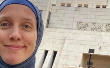 Iran, guerra nel golfo: la giornata. La Casa Bianca: "Trump l'unico a sapere cosa farà". Rilasciata la giornalista Usa catturata in Iraq