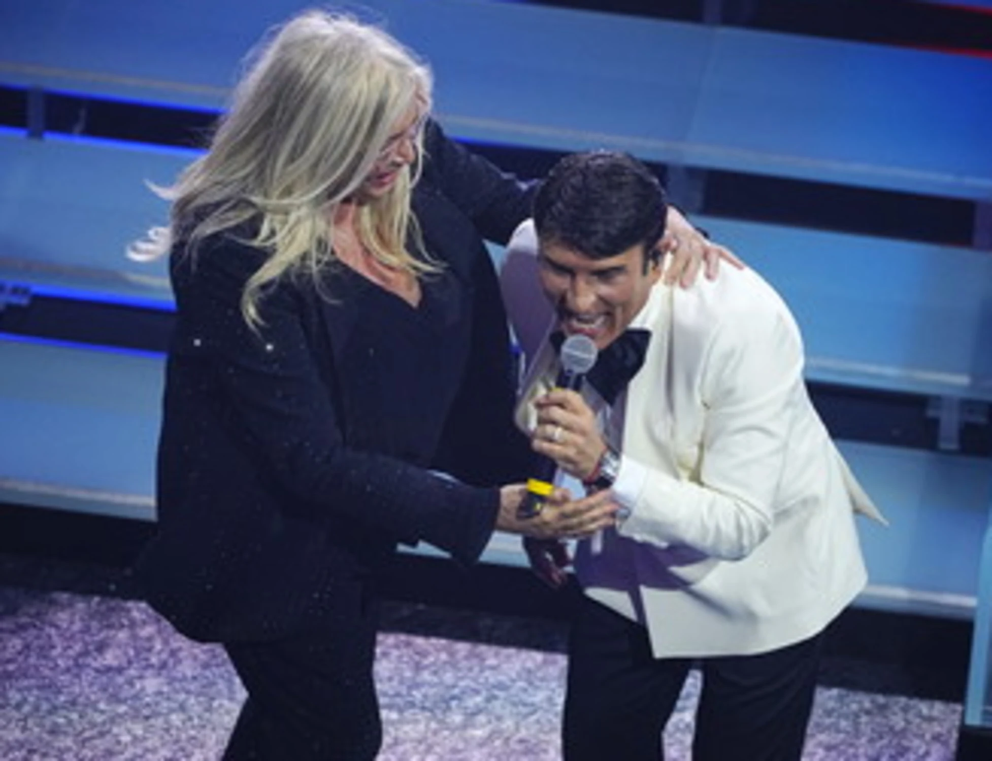 Sanremo, Sal Da Vinci e le gole profonde: "Vittoria", tam tam impazzito