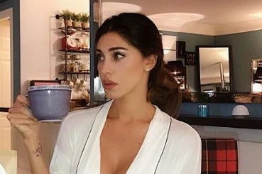 Belen Rodriguez sputtanata dal paparazzo dopo la sfuriata: "Quella volta in cui mi ha chiamato per..."