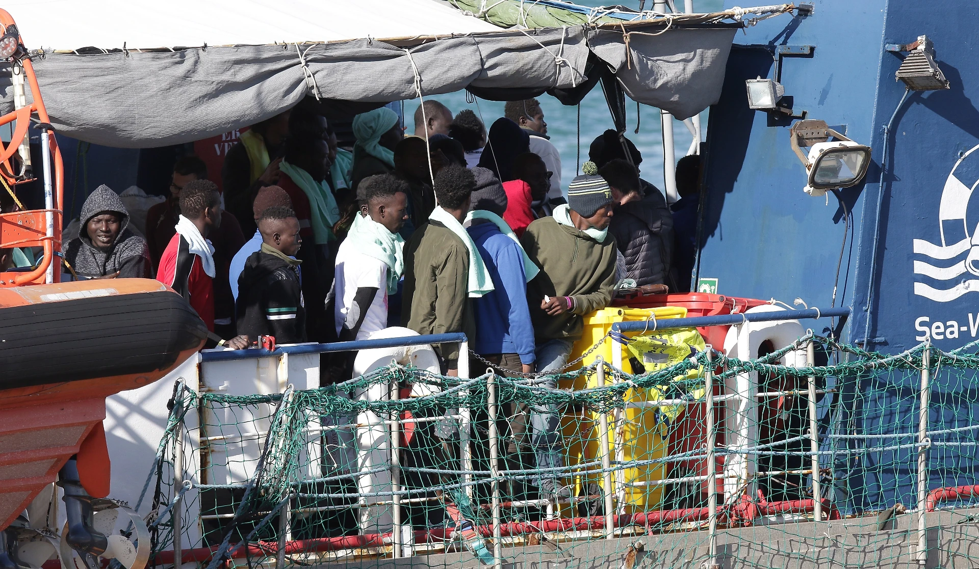 Immigrati, la Guardia costiera nel mirino dei pm per l'ultima strage in mare: le voci sull'indagine
