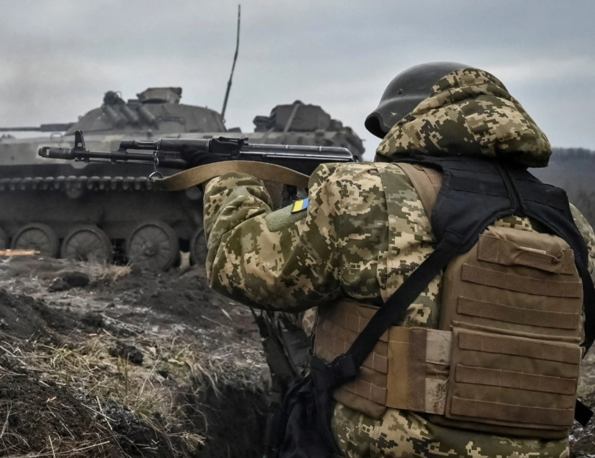 Ucraina, la mossa di Putin: 700mila soldati, sta precipitando tutto