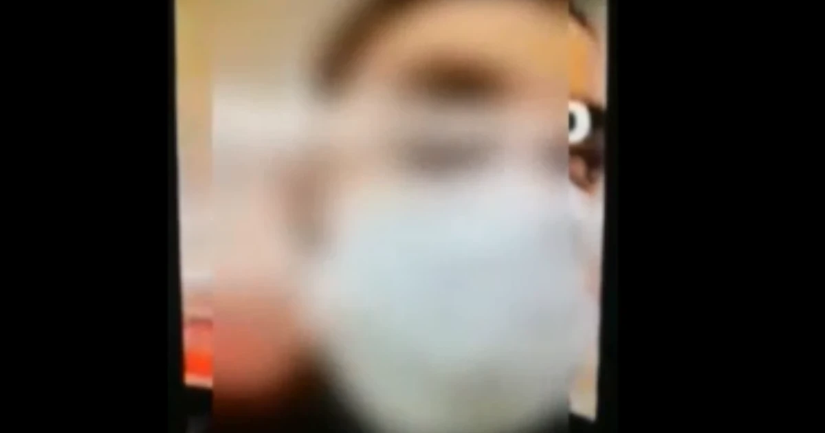 Coronavirus, 25enne sputa sulla frutta al supermercato: "Infettiamo". Rintracciato e portato in questura