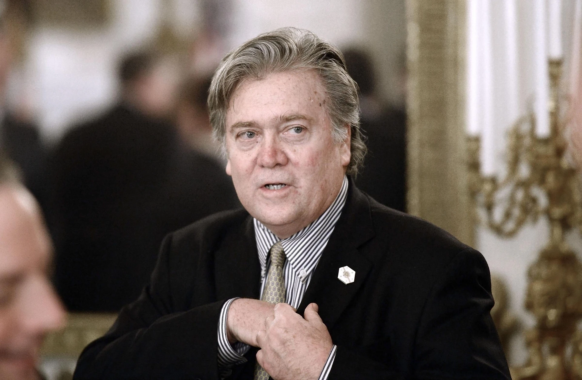 Washington, Donald Trump licenzia il consigliere strategico alla Casa Bianca Steve Bannon