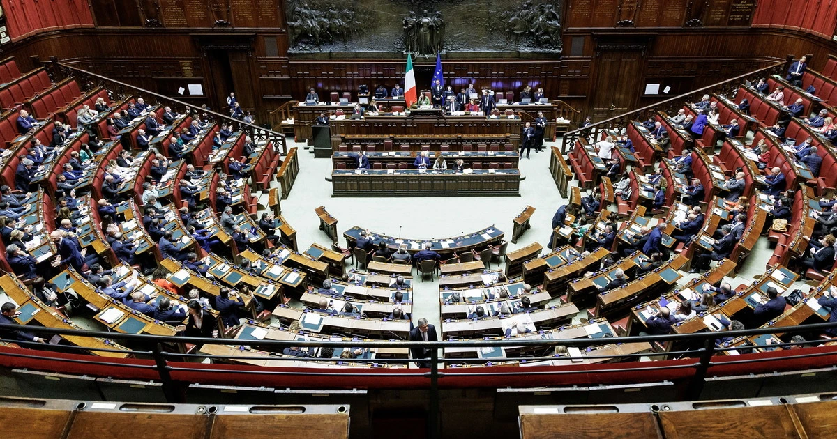 Mes, caos in commissione: maggioranza assente, il Pd sbraita con le opposizioni