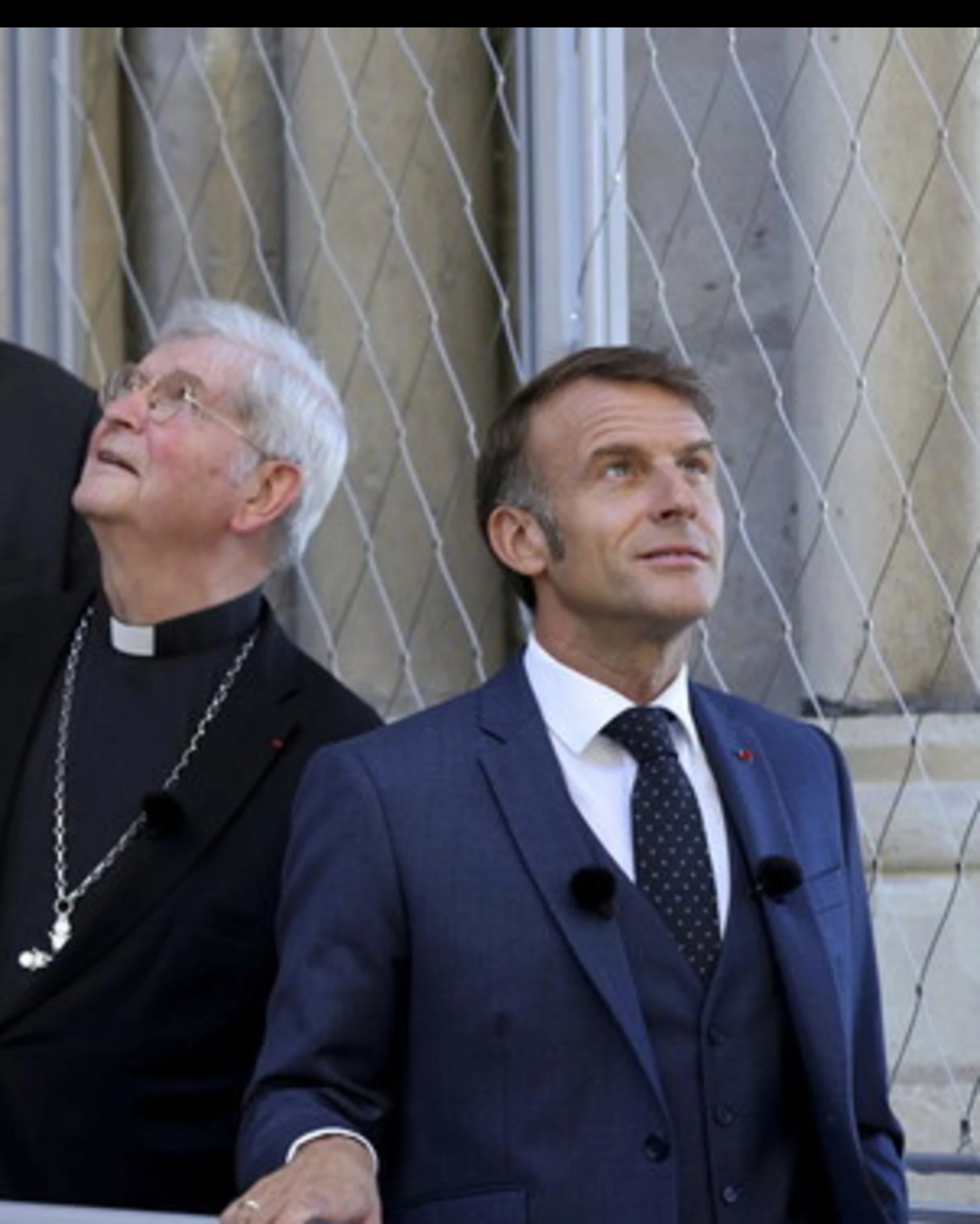 Macron, anche Dbrs declassa il debito della Francia