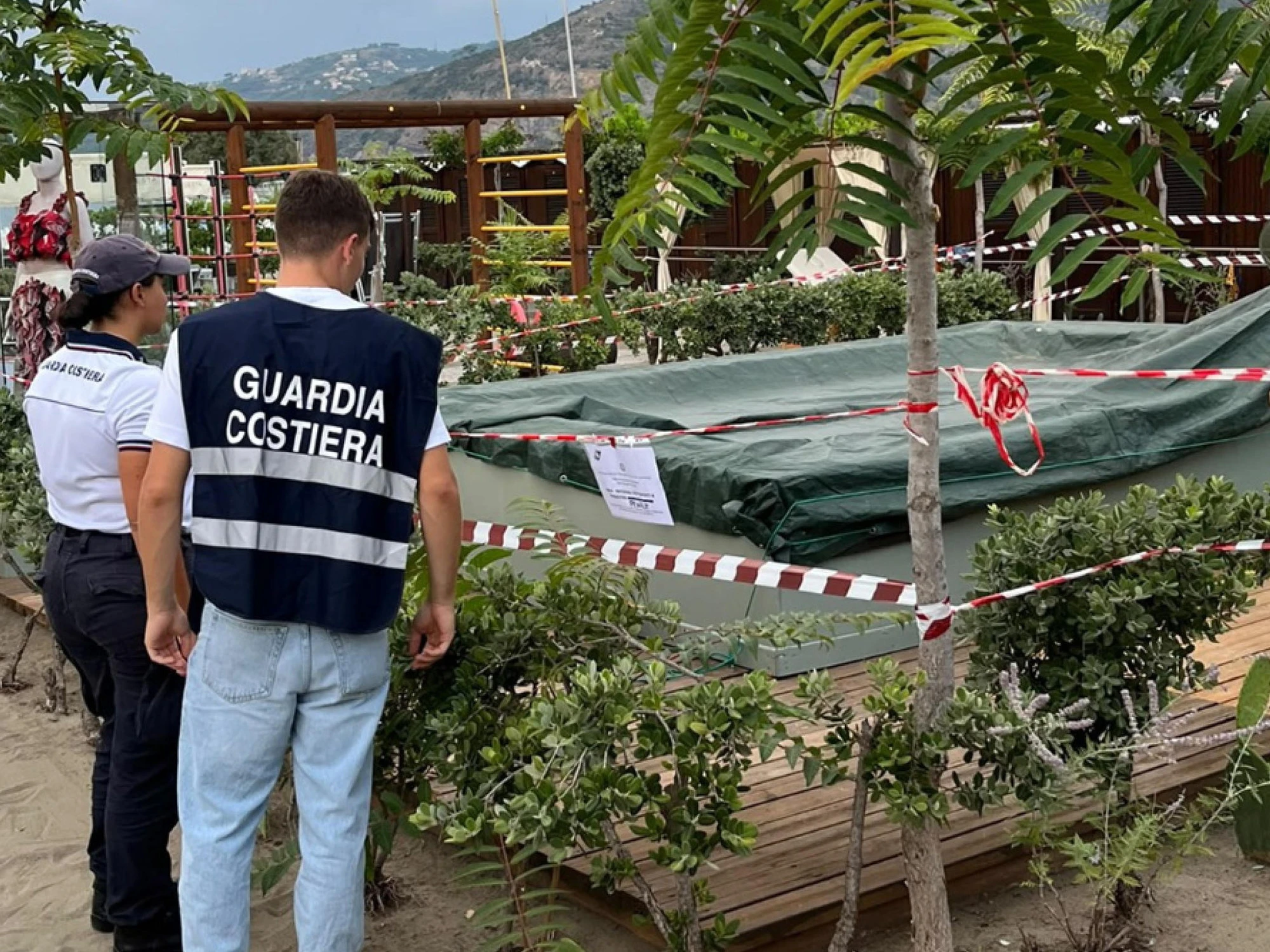 Genova, è morta la bimba di 11 anni: intrappolata in piscina con i capelli nel bocchettone