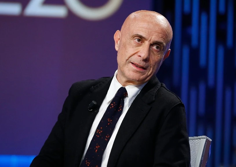Marco Minniti: "Immigrati, Matteo Salvini ci consegna a chi vuole lasciarli in Italia"