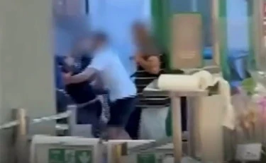 https://media.liberoquotidiano.it/NRBb9cpexSVPMveY7reOflQcHZ6G7cFVteLeF0wG3Sw/width:800/quality:90/aW1hZ2VzLzIwMjUvMDkvMjUvMTAwNzM3NzM5LWM2MmUxNzRlLTAxNzgtNGJlNy04NmNiLTg0Y2M1NjBmODE2OS5qcGc.webp