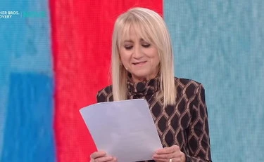 Luciana Littizzetto "scrive" a Mattarella e insulta Meloni: "Ti arriva all'ombelico"