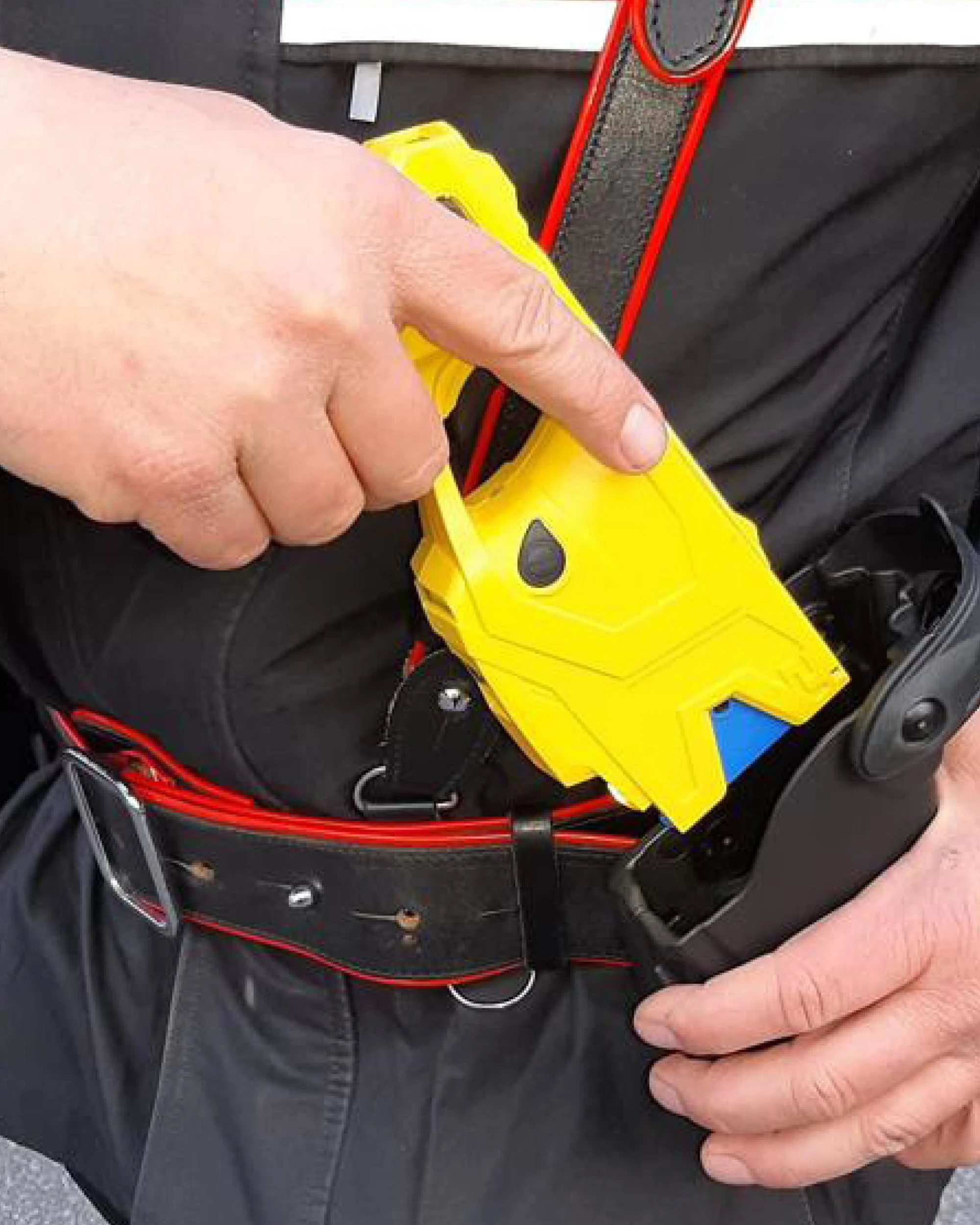 Genova, fermato col taser, muore in ambulanza: secondo caso in pochi giorni