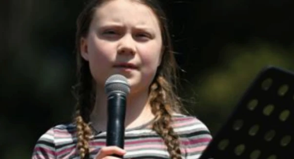 Greta Thunberg non vola più per il riscaldamento globale e va a New York con lo yacht di Pierre Casiraghi