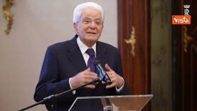 Mattarella ricorda Don Milani: Solo chi punta in alto fa la differenza
