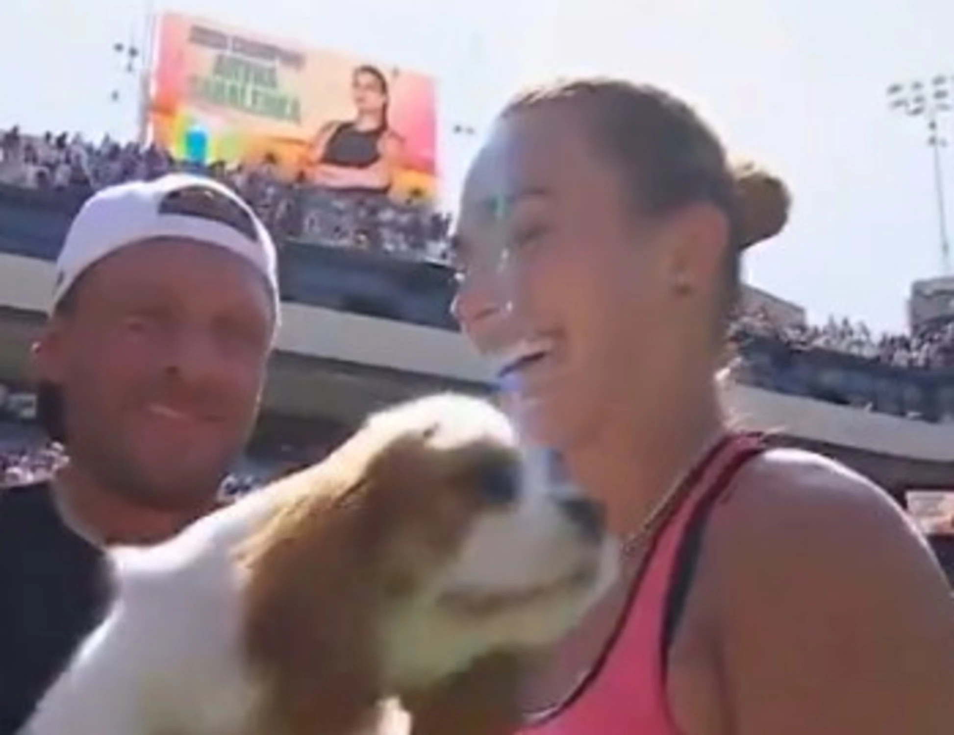 Aryna Sabalenka mette il cane nel ghiaccio: è bufera