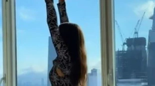 Jen Selter, si rompe il body: lato B nudo in diretta