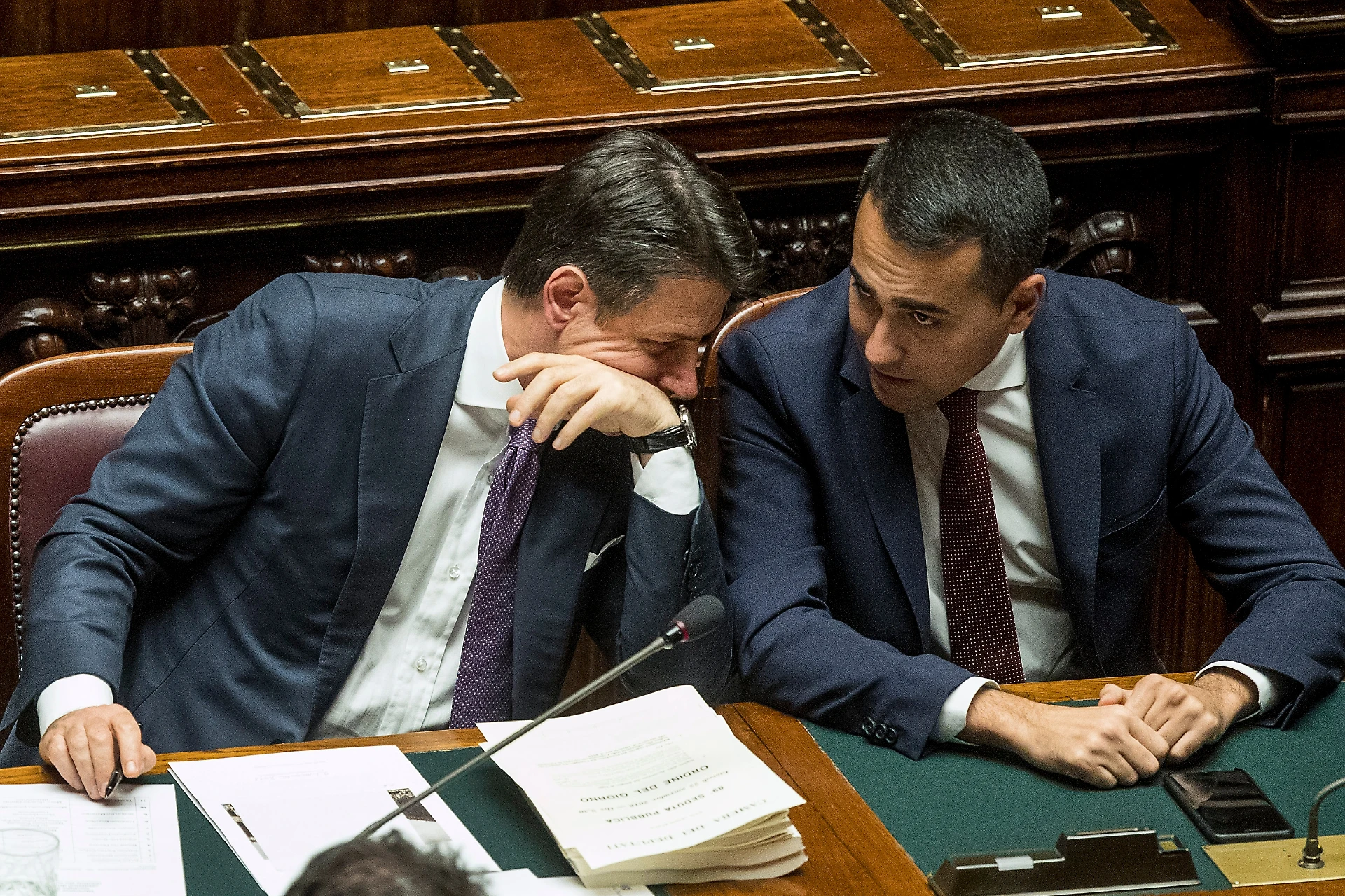 Giuseppe Conte e Luigi Di Maio offrono all'Europa la retromarcia sulle pensioni