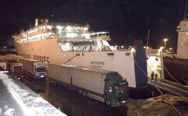 Il francese sbarca a Bari dalla Grecia: cosa gli trovano nel furgone