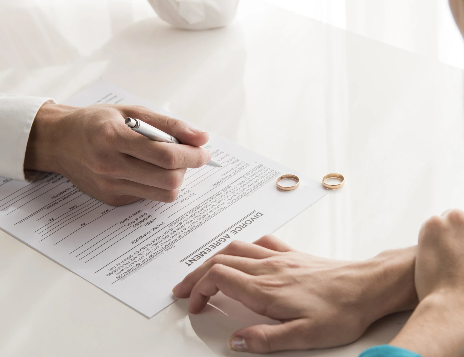 Piano casa, divorzio e padre fuori di casa: come ottenere 500 euro al mese