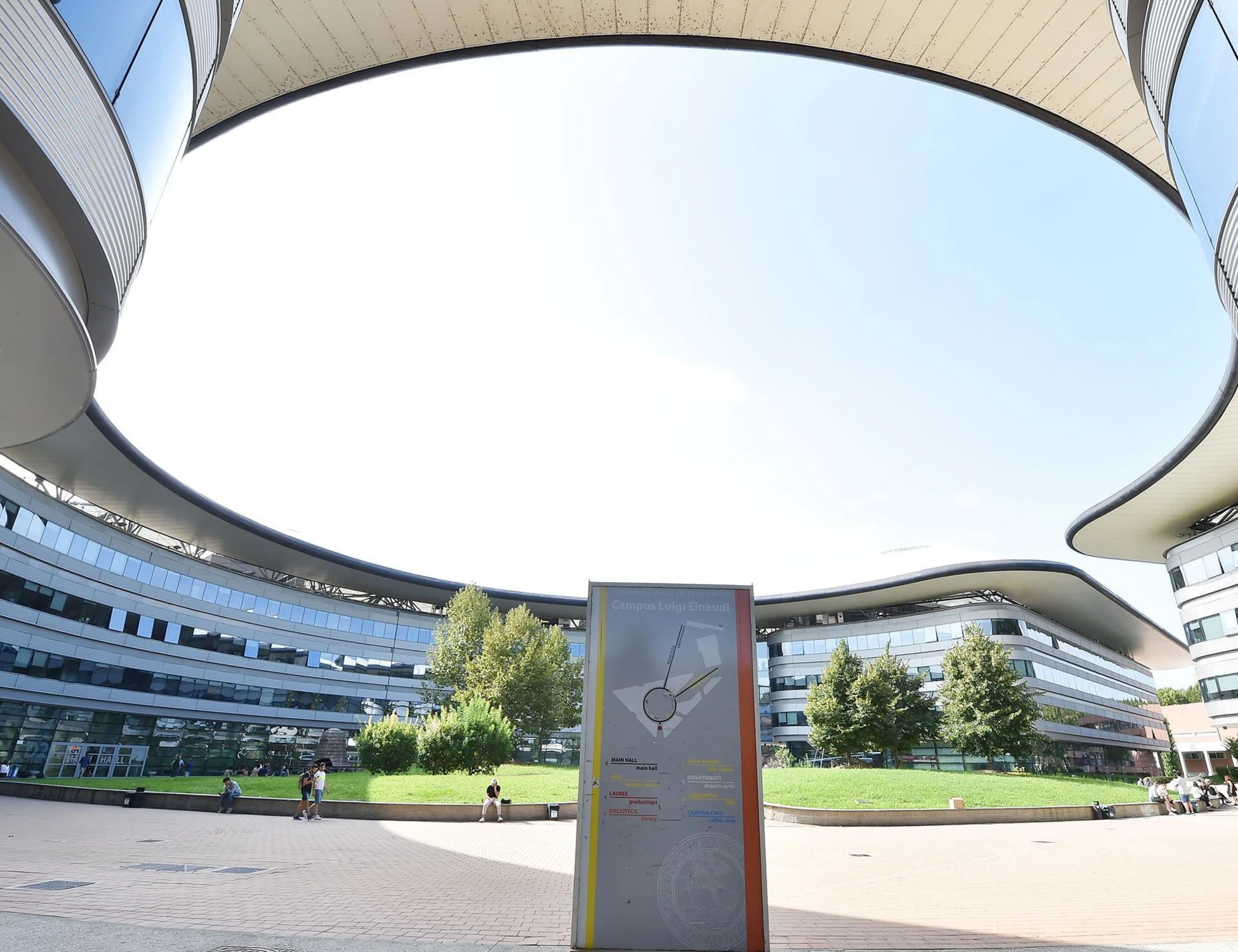 Iscritti all'università in calo: -3,3% di matricole sul 2025