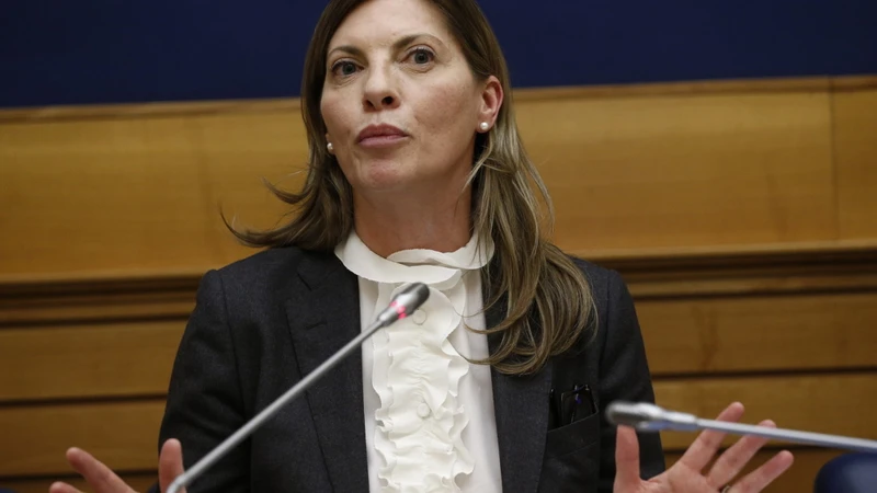 https://media.liberoquotidiano.it/NcQiwfr4Q_vJCwiqlGvYdC_xiuCoDmA1yQmEtPqhzDQ/width:800/quality:90/aW1hZ2VzLzIwMjUvMDkvMTAvMDc0MDM3Mzc3LWQyYjNjYWRlLTZiNmYtNGRhMy1iMjE1LTY2ZjhjZjcxMzU1My5qcGc.webp