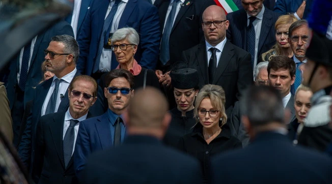 Berlusconi, l'ultimo colpo degli eredi: perché il Fisco resta a bocca asciutta