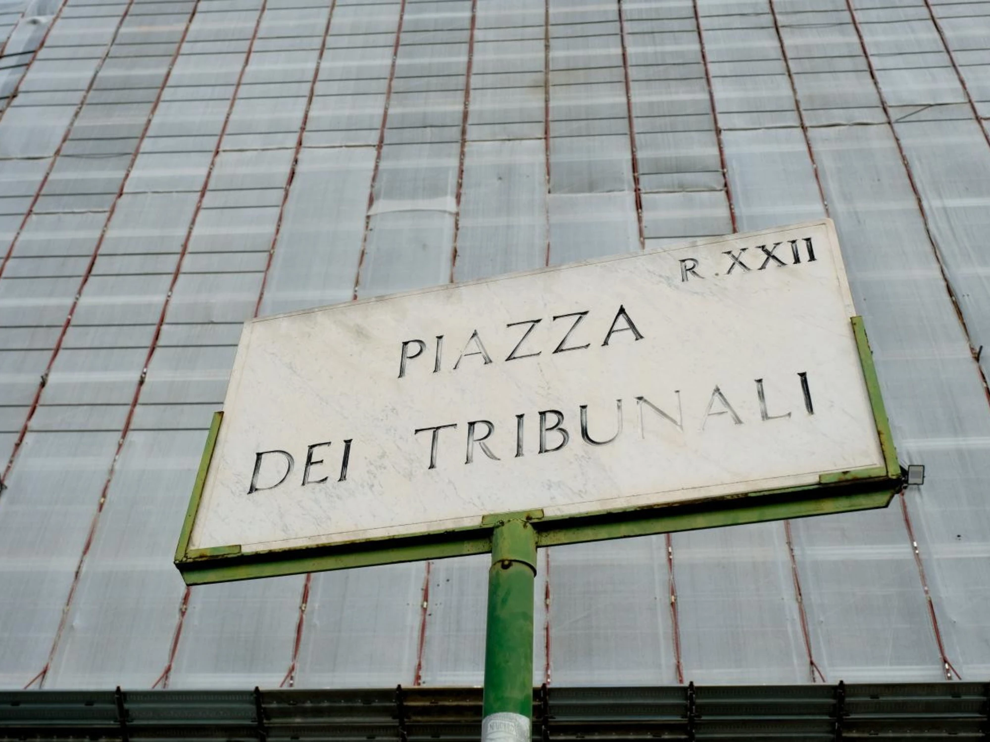 È legittimo licenziare un ultras condannato per scontri