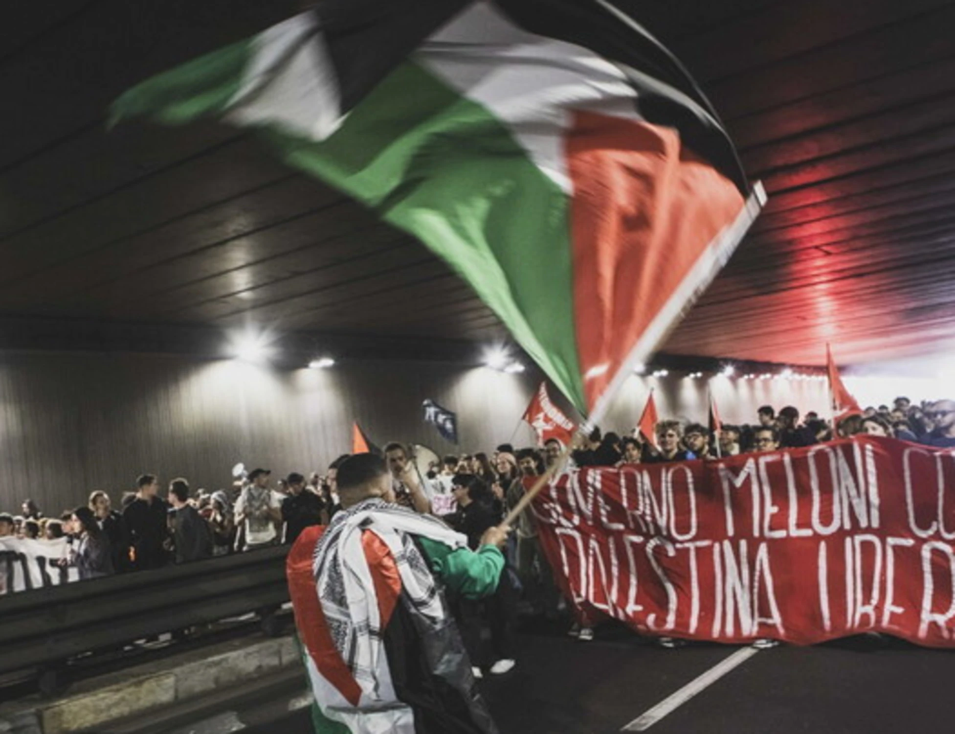 La sinistra non molla la propaganda su Gaza